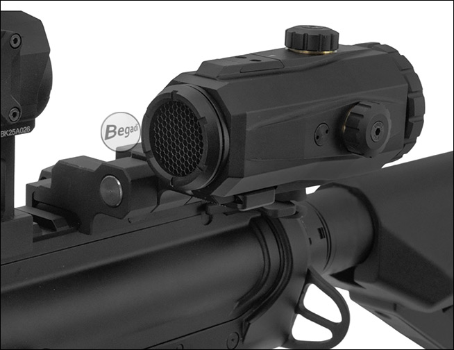 BEGADI X3 Magnifier Komplettansicht mit Killflash Sonnenschutz