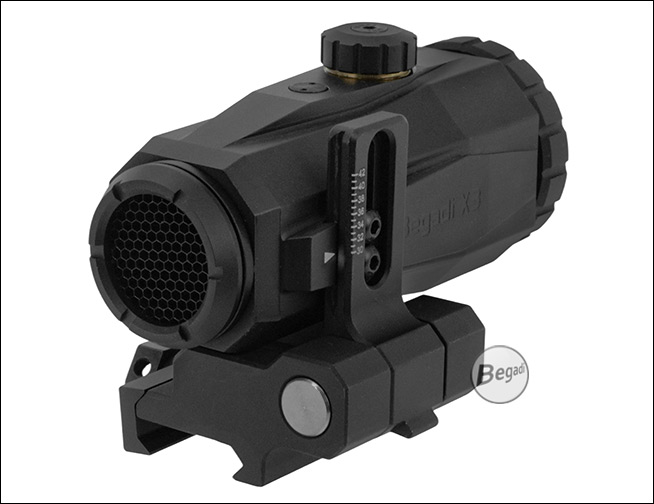 Montierter Killflash am BEGADI X3 Magnifier - Anwendungsbeispiel