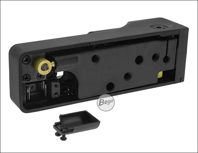 Offenes Batteriefach an der Unterseite des Begadi RX6