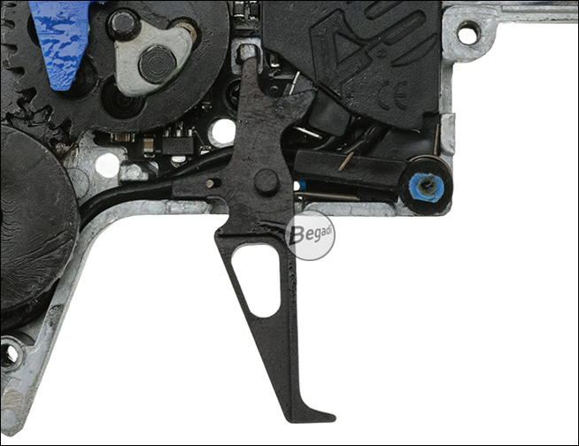 Montagebeispiel im AR15 S-AEG Begadi CNC M4 AEG Flat Trigger montiert im AR15 S-AEG