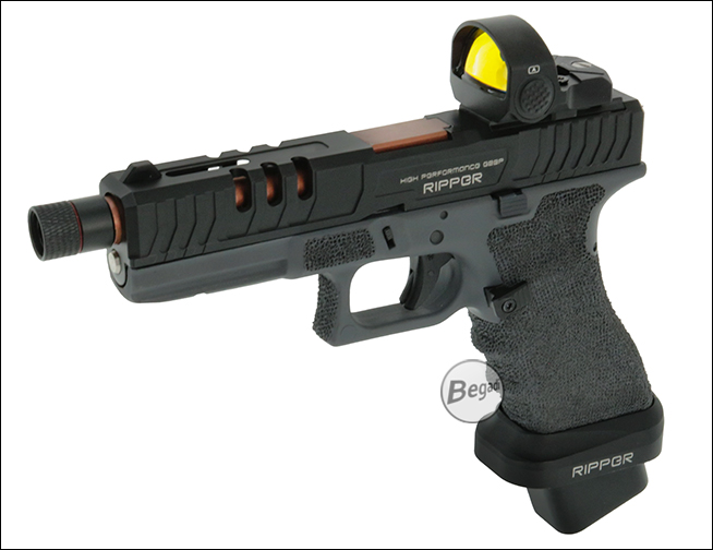 Begadi Vista auf einer Airsoft-Pistole mit RIPTOR-Schlitten, schräge Vorderansicht