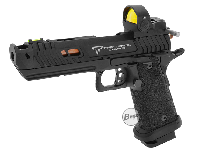 Begadi Vista auf einer Pit Viper Airsoft-HiCapa-Pistole, schräge Gesamtansicht