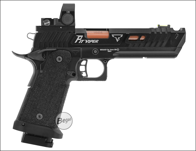Pit Viper Airsoft-HiCapa-Pistole mit montiertem Begadi Vista in der Seitenansicht