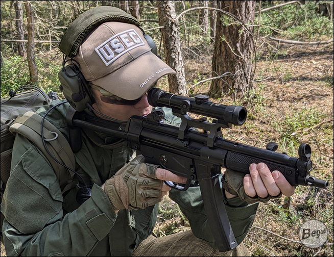 Begadi HS1 Headset in Olive – Anwendungsbeispiel mit Kopfbügel