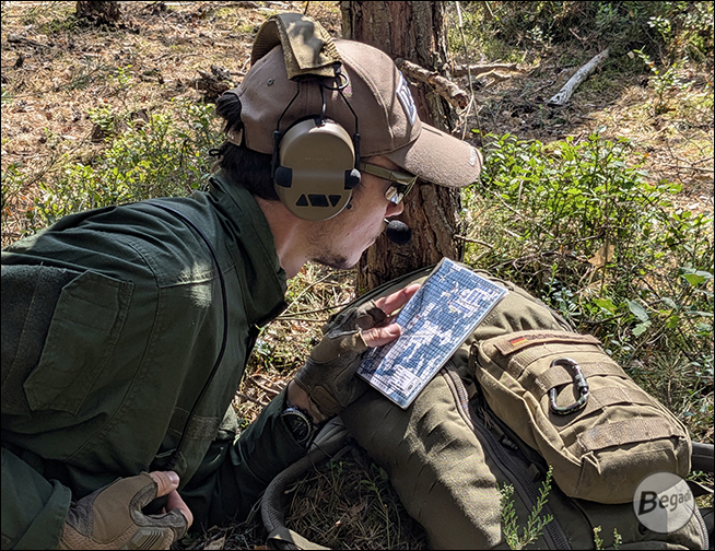 Begadi HS1 Headset in Tan – Anwendungsbeispiel mit Kopfbügel