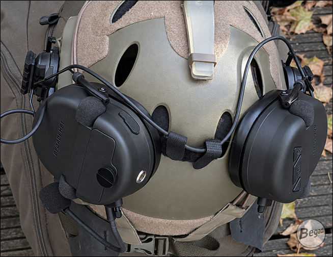 Begadi HS1 Headset in Schwarz – Anwendungsbeispiel mit Helmmontage