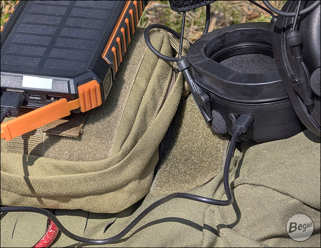 Begadi HS1 Headset in Schwarz – Anwendungsbeispiel: Laden mit Powerbank