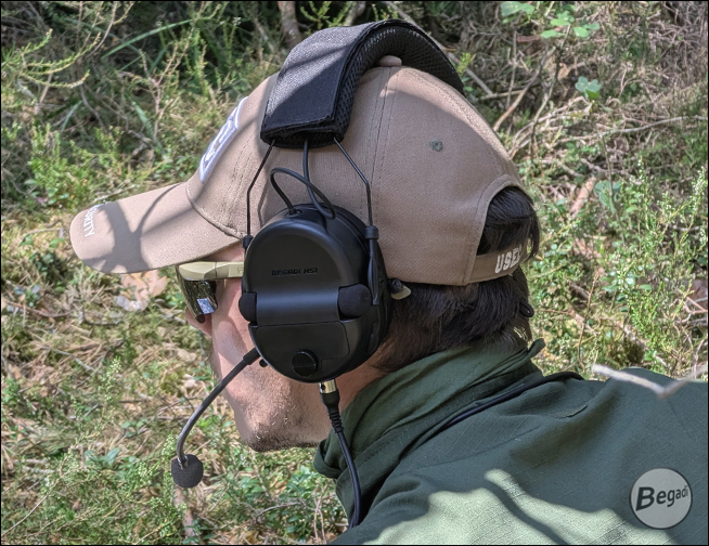Begadi HS1 Headset in Schwarz – Anwendungsbeispiel mit Kopfbügel