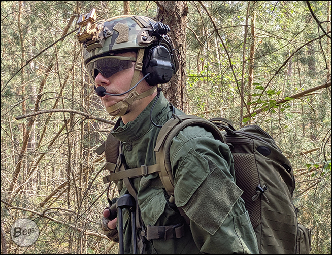 Begadi HS1 Headset in Schwarz – Anwendungsbeispiel mit Helmmontage