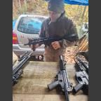 Auf Wunsch gab es diesmal MP5 Modelle zum anfassen und testen. Sicherheit geht vor! Keine Akkus in den Waffen. Beschuss nur im Spielfeld mit PSA!!!