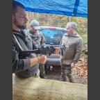 Auf Wunsch gab es diesmal MP5 Modelle zum anfassen und testen. Sicherheit geht vor! Keine Akkus in den Waffen. Beschuss nur im Spielfeld mit PSA!!!