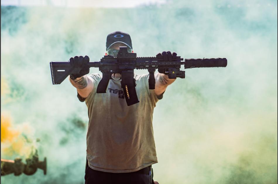 VFC HK416 mit Schalldämpfer, LLM und EoTech