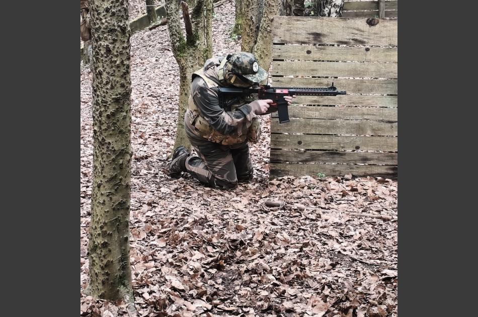 Osterspiel einer Team Zero Abteilung beim 0.5 joule Spieltag auf dem grossen oberen Feld von Area-M. Eine späte Saisoneröffnung.  Wetter war super. 